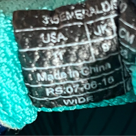 Vionic women’s sneakers.  Size 11.  Comfortable walking shoes. Running shoes. - Picture 7 of 7